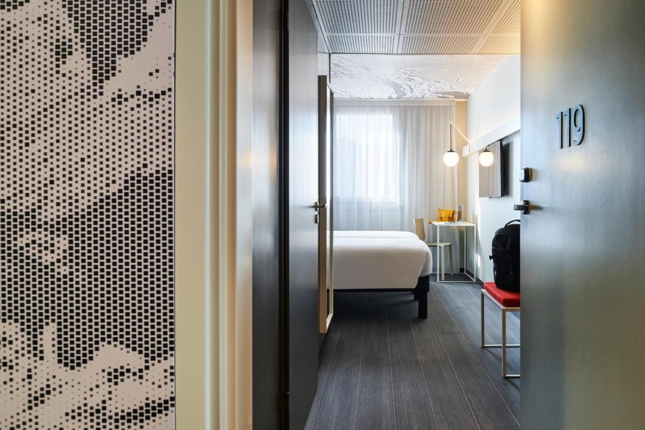 Ibis Montlhery Paris Sud Exterior foto