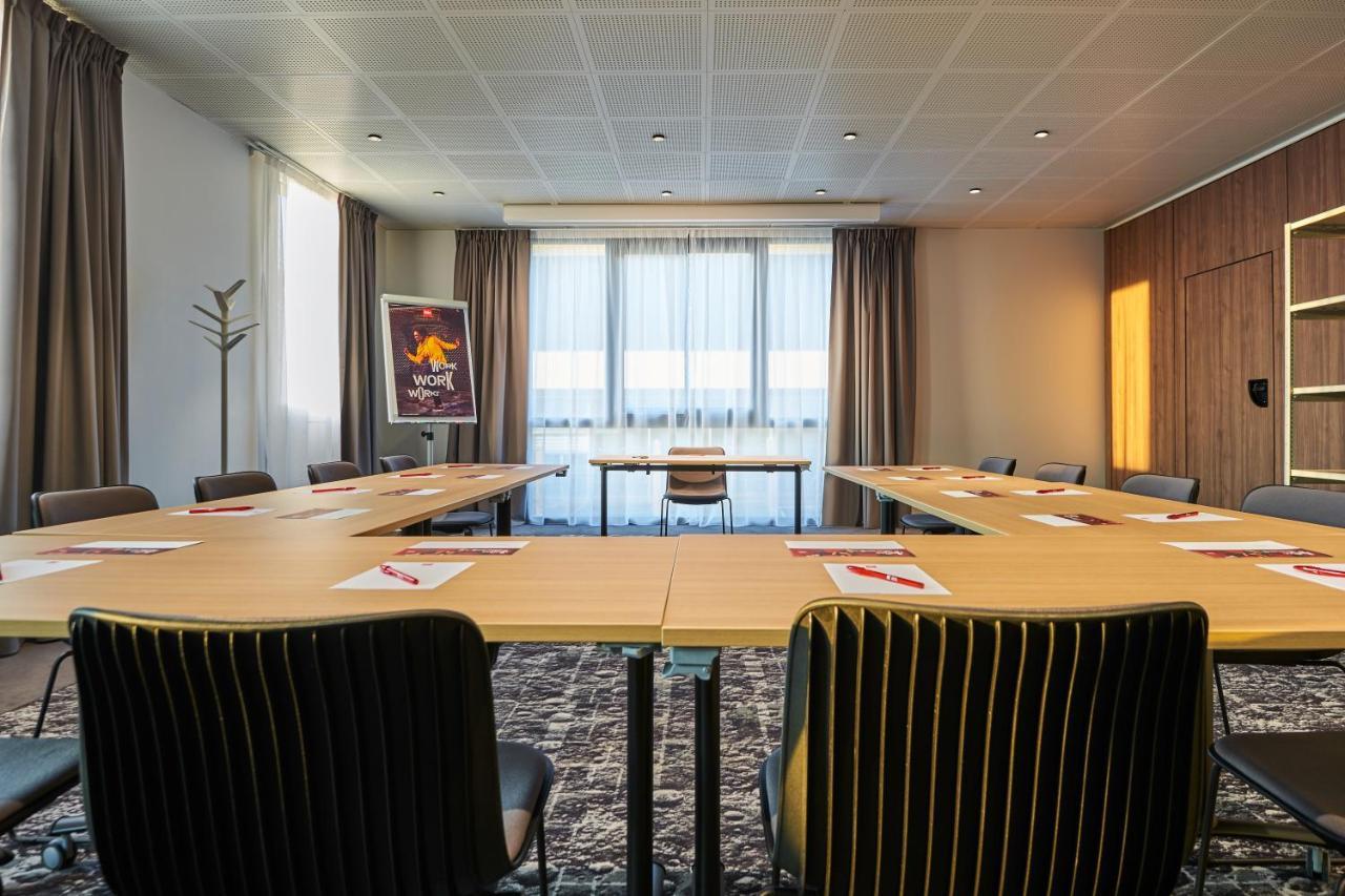 Ibis Montlhery Paris Sud Exterior foto