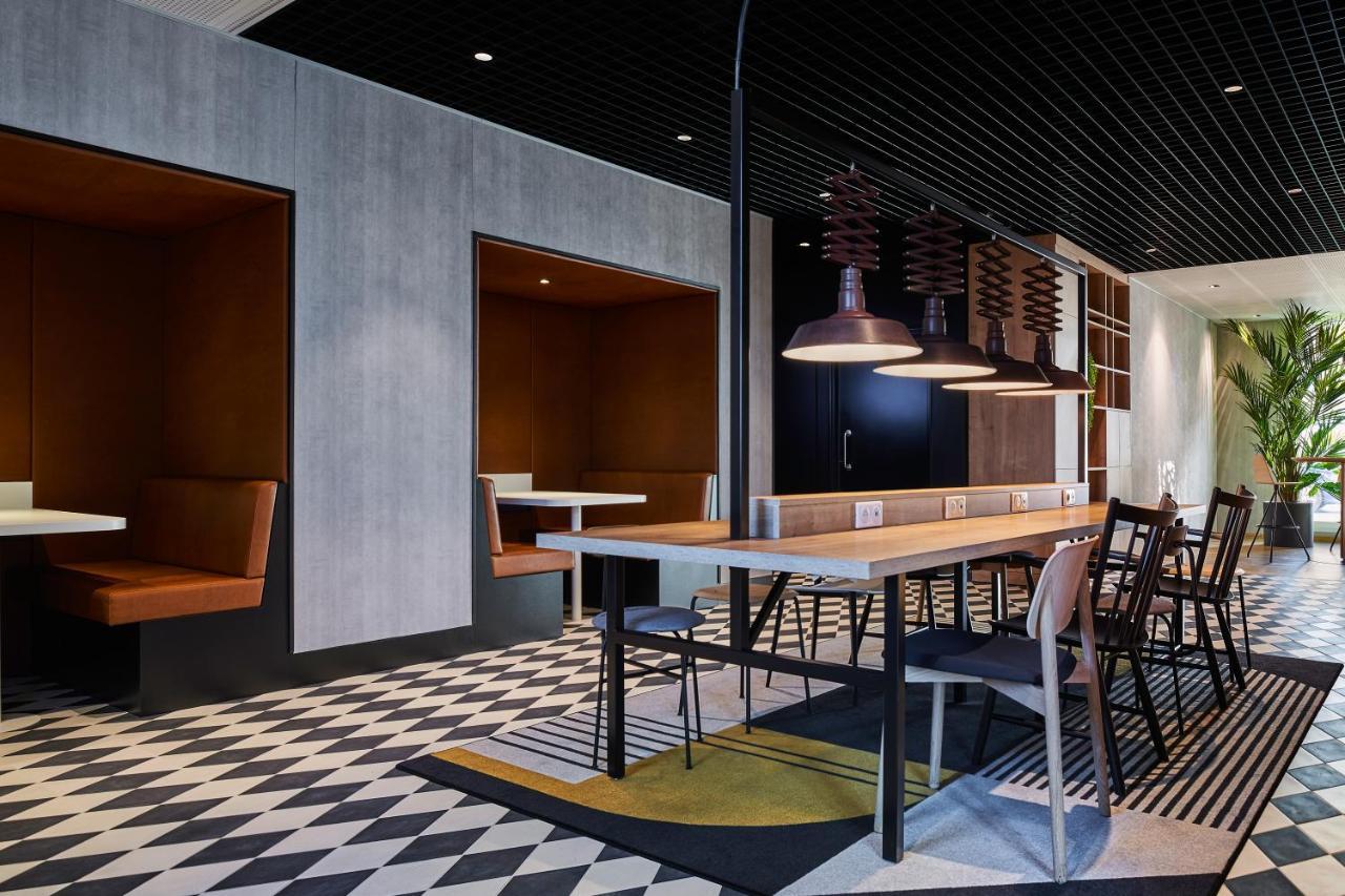Ibis Montlhery Paris Sud Exterior foto