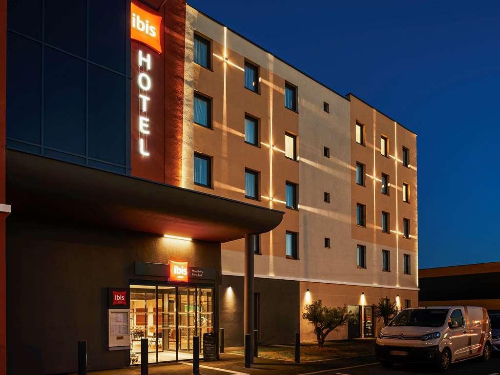 Ibis Montlhery Paris Sud Exterior foto