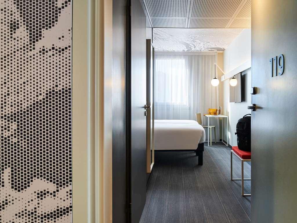 Ibis Montlhery Paris Sud Quarto foto